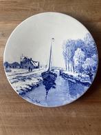 Aardewerk bord, L. Apol, Antiek en Kunst, Ophalen of Verzenden