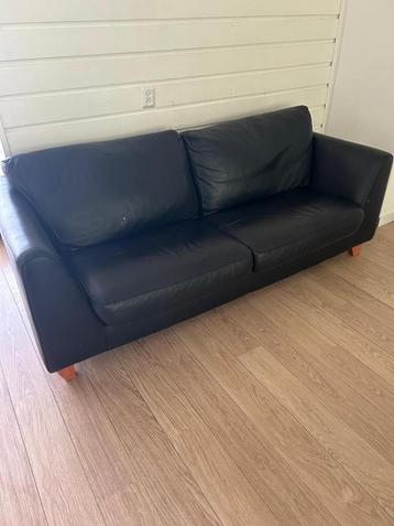 Zwart leren bank 2/3 persoons - Goede staat! beschikbaar voor biedingen