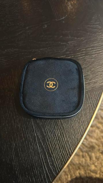 Chanel Reis Make-up Etui / Sieradendoosje – Limited Edition beschikbaar voor biedingen
