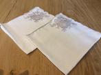 2 geborduurde, brocante servetten, Antiek en Kunst, Curiosa en Brocante, Ophalen of Verzenden