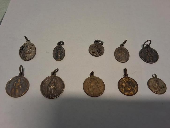 10 Vintage Religieuze Medaillons, Antiek en Kunst, Antiek | Religie, Ophalen of Verzenden