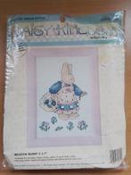 Borduurpakket met lijst van daisy kingdom, meadow bunny, Ophalen of Verzenden, Zo goed als nieuw, Handborduren, Borduurpakket