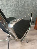 Vitra EA 115 leather armchair by Eames, 90s, Huis en Inrichting, Fauteuils, Gebruikt, Metaal, Ophalen of Verzenden, Vintage modern design