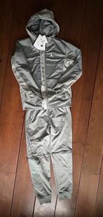 Nike Air Jordan set maat 147/163 cm kleur grey., Ophalen of Verzenden, Nieuw, Jongen of Meisje, Sport- of Zwemkleding