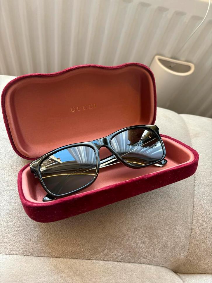 Gucci Zonnebril Dames, Sieraden, Tassen en Uiterlijk, Zonnebrillen en Brillen | Dames, Gebruikt, Zonnebril, Overige merken, Zwart