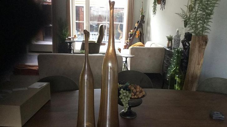 Bijna NIEUW 2 handgeblazen flessen in oud geel. 83cm 63cm, Antiek en Kunst, Antiek | Glas en Kristal, Ophalen of Verzenden