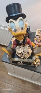 Oom dagobert  op schatkist Antiek, Verzamelen, Ophalen of Verzenden, Overige figuren, Zo goed als nieuw, Beeldje of Figuurtje