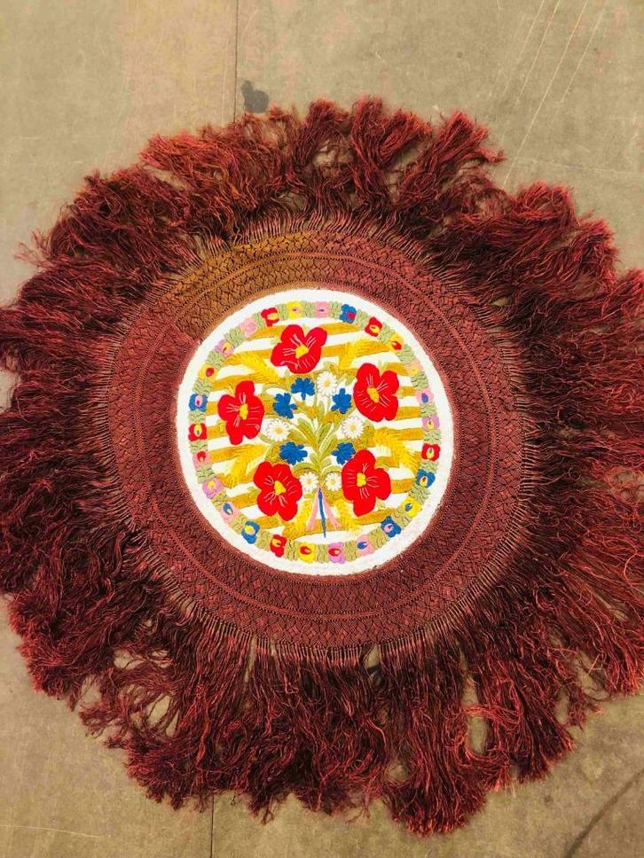 Tafelkleed met bloemen en grote franjes, Huis en Inrichting, Tafelkleden, Gebruikt, Rechthoek, Ophalen of Verzenden