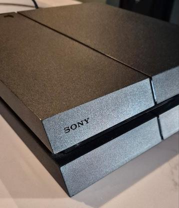 PlayStation 4 met controllers