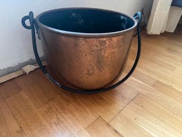 Koperen Ketel met Handvatten beschikbaar voor biedingen