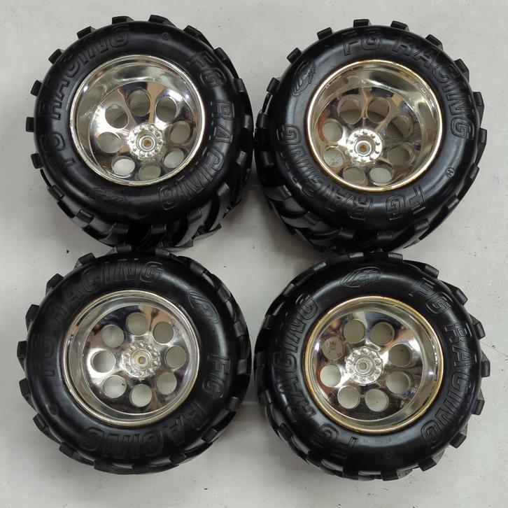FG Monstertruck wielen zeer goed profiel, meenemers perfect, Hobby en Vrije tijd, Modelbouw | Radiografisch | Auto's, Gebruikt