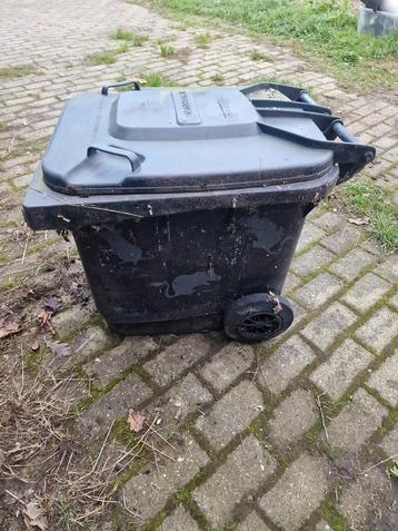 Gratis grappige container/ kliko  beschikbaar voor biedingen