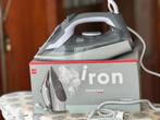 HEMA Stoomstrijkijzer 2400 Watt, Ophalen, Zo goed als nieuw, Strijkijzer met snoer