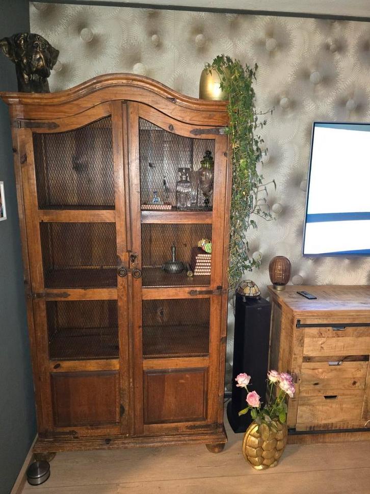 Mooie zware houten kast, Antiek en Kunst, Antiek | Meubels | Kasten, Ophalen