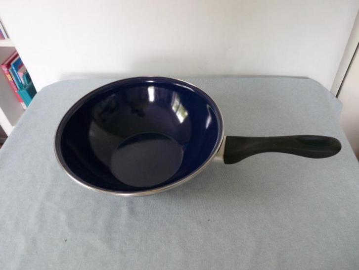 Bk koekepan  anti aanbak wokpan zonder deksel., Huis en Inrichting, Keuken | Potten en Pannen, Zo goed als nieuw, Wok, Aluminium