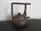 Chinees yixing bruin aardewerk theepot, aparte hand greep, Antiek en Kunst, Antiek | Keramiek en Aardewerk, Verzenden