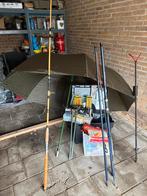 Visspullen: Hengels, molen, kunstvisjes, parasol, viskoffer., Watersport en Boten, Ophalen, Gebruikt, Complete set