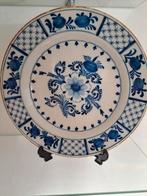 18e eeuw Delfts aardewerk bord 34cm. Goede staat, rond 1750, Antiek en Kunst, Antiek | Keramiek en Aardewerk, Ophalen of Verzenden