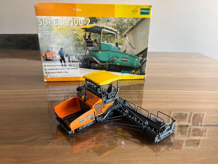 Vogele Super 2100-2 asfaltafwerkmachine Leitenmaier NZG 670, Hobby en Vrije tijd, Modelauto's | 1:50, Nieuw, Hijskraan, Tractor of Landbouw