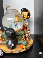 Snowglobe pinokkio, Verzamelen, Disney, Ophalen of Verzenden, Peter Pan of Pinokkio, Gebruikt, Beeldje of Figuurtje