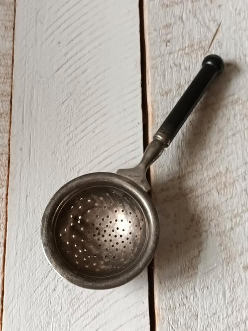 Antieke theezeef met Houten Handvat, Antiek en Kunst, Antiek | Bestek, Ophalen of Verzenden