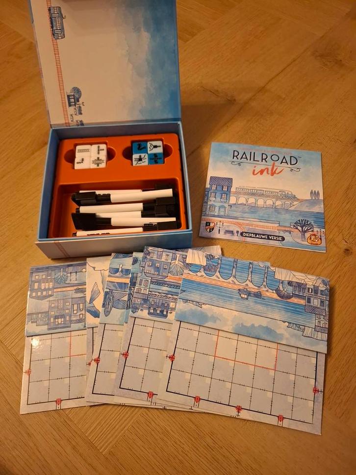 Railroad Ink - Diepblauwe Versie, Hobby en Vrije tijd, Gezelschapsspellen | Bordspellen, Zo goed als nieuw, Een of twee spelers