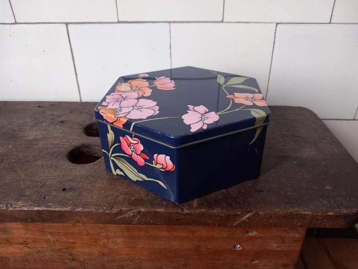 mooi brocante blik, vintage koekblikje trommeltje Frankrijk, Antiek en Kunst, Curiosa en Brocante, Verzenden