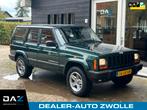 Jeep Cherokee 4.0i 60th Anniversary Aut/Airco/Leer/Cruise/Yo, Automaat, 450 kg, Gebruikt, Beige