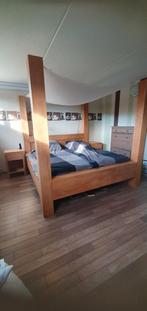 Hemelbed 1.80x2.00  met 2 nachtkastjes, Zo goed als nieuw, Blank masief hout ( geen grenen), Ophalen, Tweepersoons