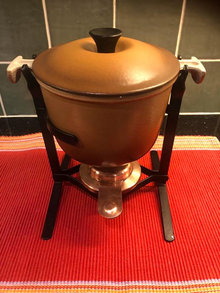 t.k.Le Creuset fondueset gietijzer Enzo Mari INDUCTIE, Huis en Inrichting, Keuken | Potten en Pannen, Koekenpan of Braadpan, Gietijzer