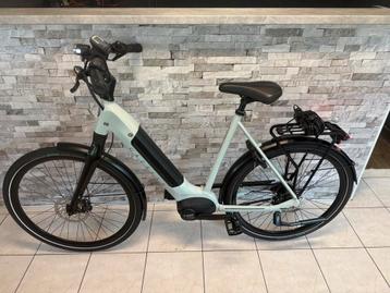 NIEUWSTAAT Gazelle Ultimate C8+ TOTAAL 500km. D61cm. V8. beschikbaar voor biedingen