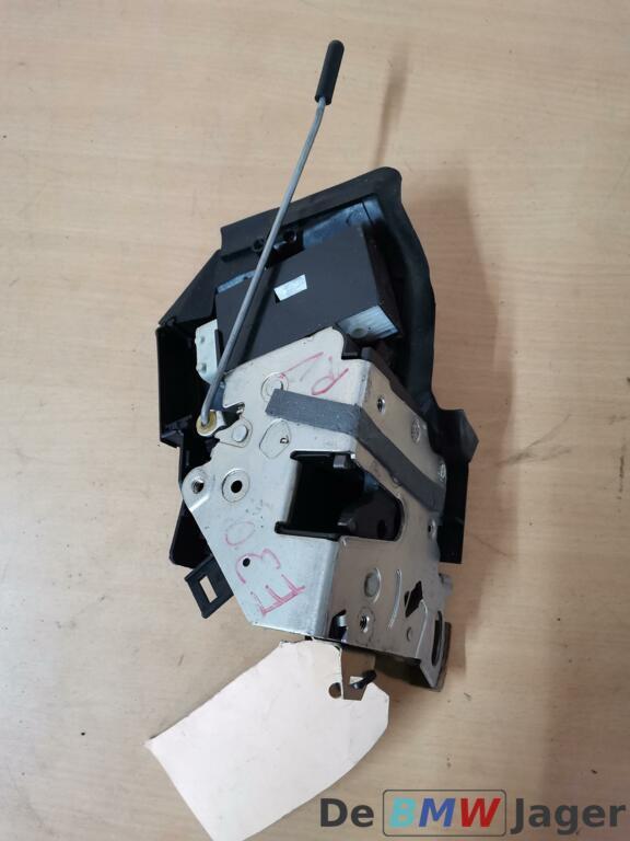 Deurslot mechaniek rechtsvoor BMW E39 8235126, Auto-onderdelen, Klein materiaal, BMW, Gebruikt, Ophalen of Verzenden