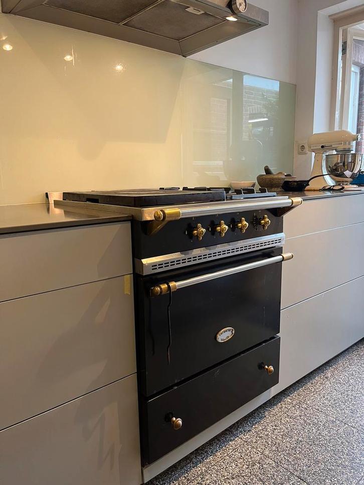 Te koop Lacanche Cormatin. De kleur is zwart., Witgoed en Apparatuur, Fornuizen, Gebruikt, Vrijstaand, Gas, 3 kookzones of minder