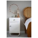 Vintage crème nachtkastje met lade, Huis en Inrichting, Slaapkamer | Nachtkastjes, Ophalen, Zo goed als nieuw, Minder dan 45 cm