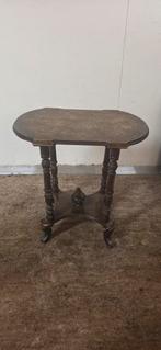 Antiek tafeltje, Ophalen