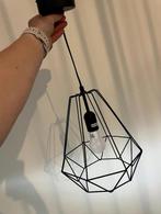 Zwarte hanglamp, Huis en Inrichting, Lampen | Hanglampen, Ophalen of Verzenden, Zo goed als nieuw, Minder dan 50 cm