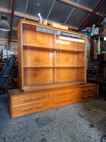 Vintage kast schoolkast vitrinekast wandmeubel dressoir  beschikbaar voor biedingen