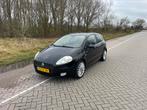 MOET WEG Fiat Punto 1.4  Nieuwe apk, Auto's, Voorwielaandrijving, 4 cilinders, 400 kg, Zwart