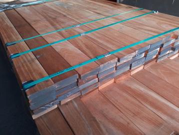Partij hardhout vlonderplanken 247 stuks 21x90x2150mm  beschikbaar voor biedingen