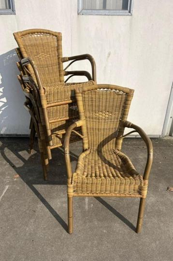 46 stuks nette horeca Rotanlook terras stoelen, stapelbaar beschikbaar voor biedingen