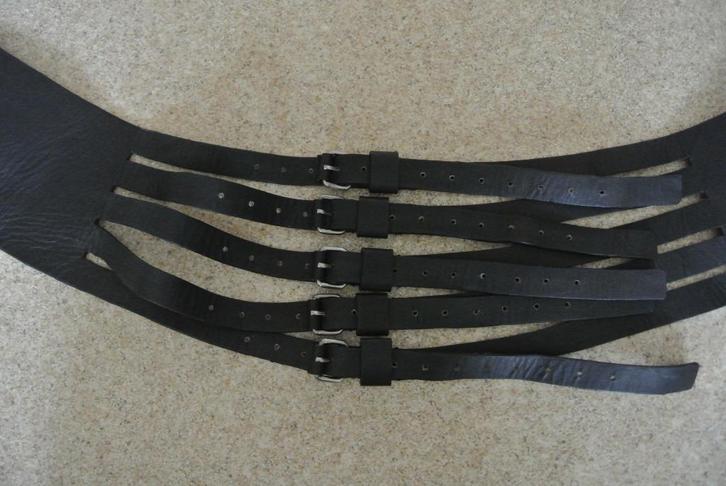 Annette Görtz heup riem zwart leer L/XL, Kleding | Dames, Riemen en Ceinturen, Gedragen, Heupriem, 80 tot 90 cm, 5 cm of meer