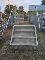 Aluminium trap. Hoog 0,98 mtr. Nob152, Doe-het-zelf en Verbouw, Ladders en Trappen, Ophalen, Zo goed als nieuw