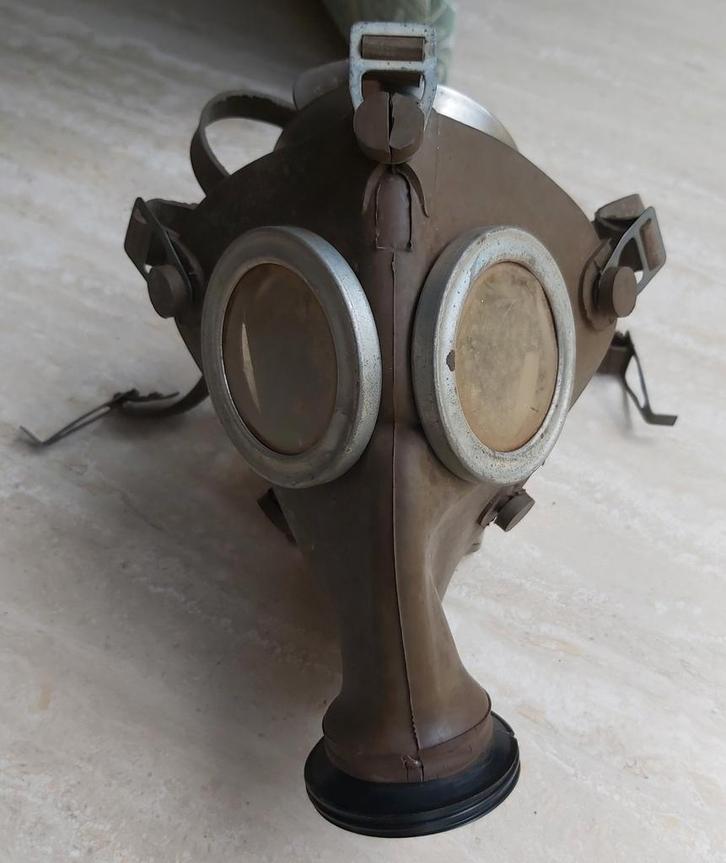 Te koop militaria: Vintage Gasmasker L.702 - Taille 2, Verzamelen, Militaria | Algemeen, Overige soorten, Overige typen, Overige gebieden