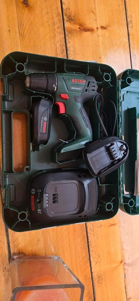 Bosch PSR 14,4 LI accuboormachine 2 Accu's oplader, stinkt, Doe-het-zelf en Verbouw, Gereedschap | Boormachines, Gebruikt, Boor- en Schroefmachine
