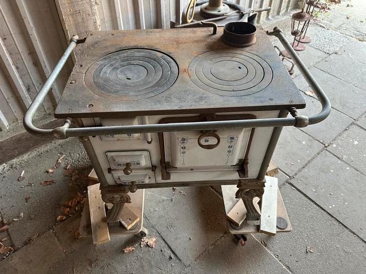 Gietijzeren/emaillen keukenkachel, Antiek en Kunst, Antiek | Meubels | Tafels, Ophalen