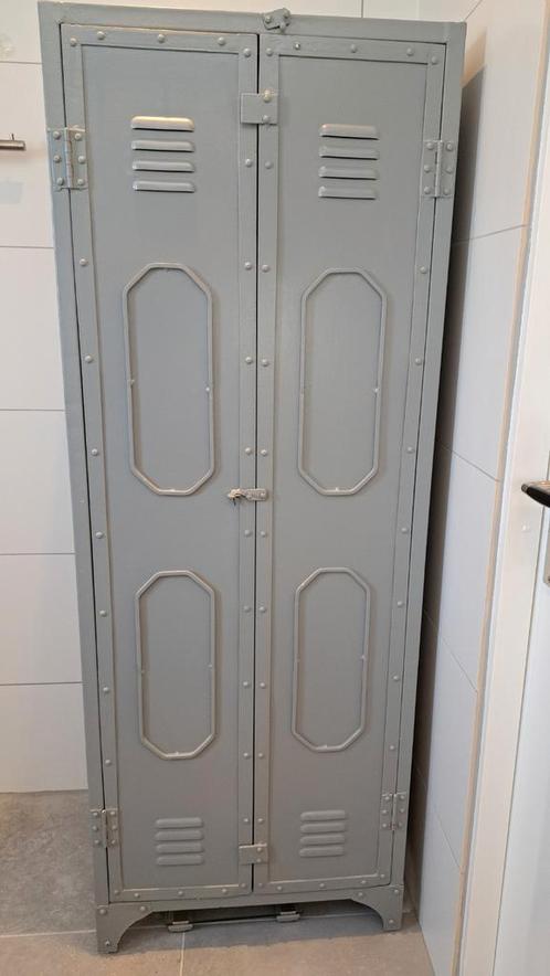 Grijze New routz/ Loods 5 lockerkast / archiefkast, Huis en Inrichting, Kasten | Lockerkasten, Gebruikt, Ophalen