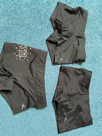Shorts voor gym of dans, broekje , maat 122, drie stuks beschikbaar voor biedingen