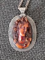 Art deco broche aan ketting zilver/bakeliet, Ophalen, Zilver, Ketting