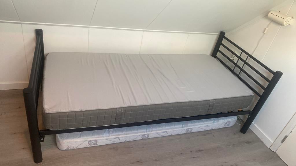 Eenpersoonsbed, Huis en Inrichting, Ophalen, 90 cm, Eenpersoons, Zwart