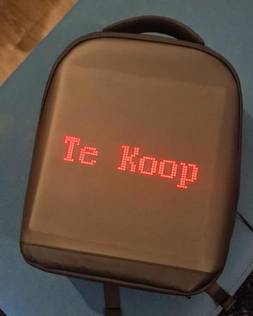 KWQ | LED Rugtas met groot scherm. beschikbaar voor biedingen